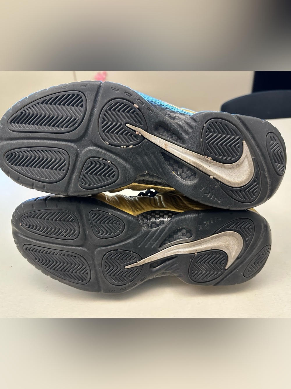 Nike Air Foamposite Pro "Metallic Gold" sneakers (Style Code: 624041-701) 10.5 - Picture 6 of 8
